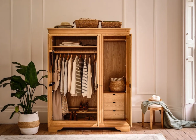 Willis & Gambier Bordeaux 3 Door Wardrobe